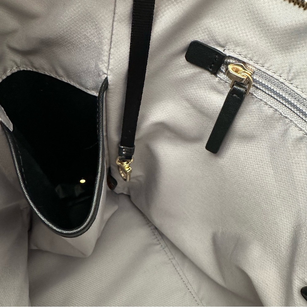 TUMI Everyday Tote Bag Voyageur Leather in Black - Picture 8 of 10